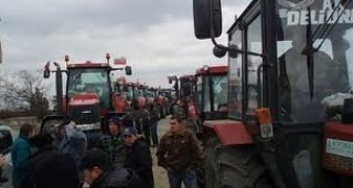 Зърнопроизводители не бяха допуснати до КПП Капитан Андреево