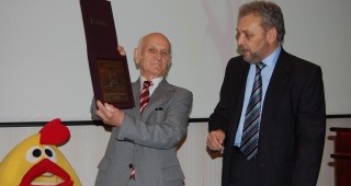 Наградиха председателя на Съюза на птицевъдите в България