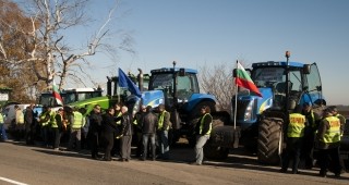 Протестите на зърнопроизводителите продължават