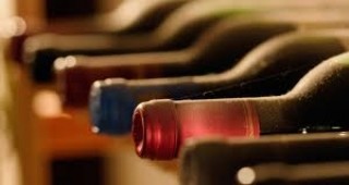 Учени искат да изследват проби от най-старото вино в света