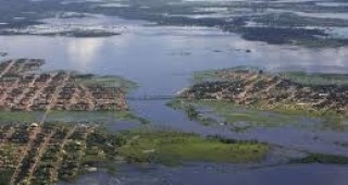 Разрастват се наводненията в Бразилия
