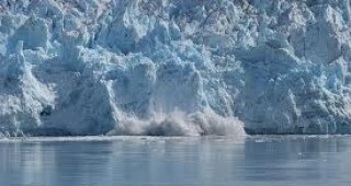 Чилийската полиция издирва крадци на пет тона хилядолетен лед