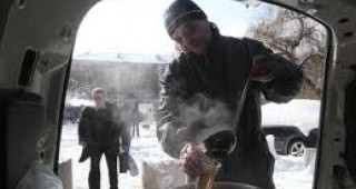 Над 150 топли чаши чай раздадоха в Ловеч