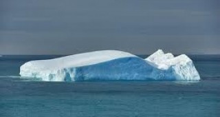 Айсберг, голям колкото Ню Йорк, ще се откъсне от Антарктида