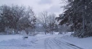 Пътят до смолянското село Мугла е затворен заради лавина