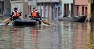 Щат в Австралия се евакуира заради наводнения