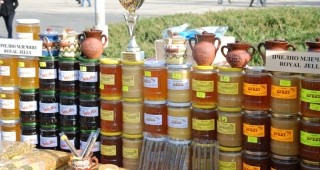 Повече от 120 фирми на международното изложение Пчеларство – Плевен 2012