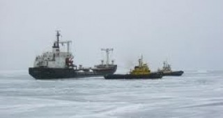 Десетки кораби се оказаха в леден плен в Азовско море