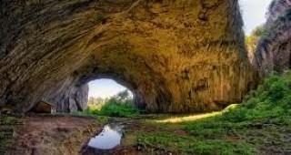 Община Ловеч ще поеме стопанисването и управлението на Деветашката пещера
