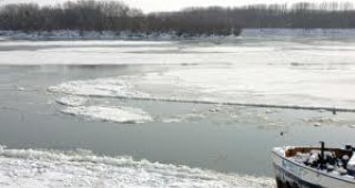 Започва контролирано взривяване на ледовете по река Дунав