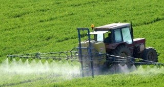 Обезвреждат негодните за употреба пестициди