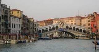Спътникови измервания показват, че Венеция продължава да потъва
