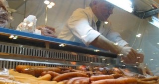 В София се извършват проверки за недопускане на нередности в търговията с храни
