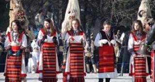 С кукерско шествие жителите на разложкото село Елешница ще посрещнат великденските празници