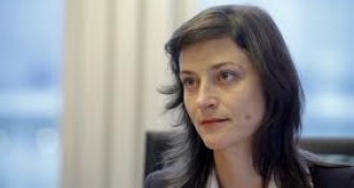Евродепутатът Мария Неделчева настоява за подпомагане на пчеларския сектор