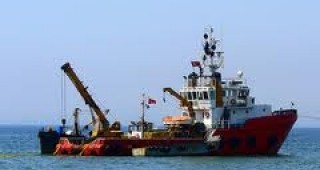 Над 376 хил. лева плати ДФЗ за нарязване на риболовен кораб за скрап