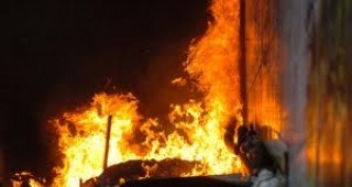 130 тона балирани отпадъци изгоряха при пожар във Враца