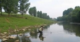 Инспектори на ИАРА Русе са извършили проверки по реките Дунав и Янтра