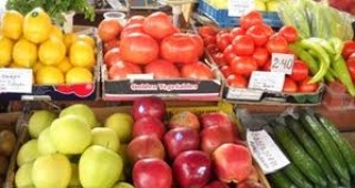 Търговците на плодове и зеленчуци на столичната улица Граф Игнатиев са хванати с нарушения при масирана проверка