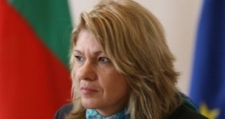 Министър Нона Караджова ще участва в откриването на конференция за производството на нефт и газ