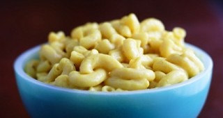 Американските компании рекламират най-лошите си зърнени закуски на децата