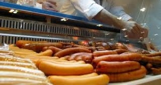 По-скъпият ток ще доведе до по-високи цени на колбасите на българския пазар