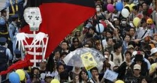 Десетки хиляди души се събраха в Токио на антиядрен митинг