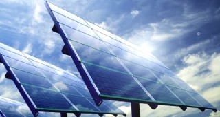 ДКЕВР оряза драстично изкупните цени на тока от слънчеви панели