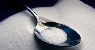 Леко повишение на средните цени на бялата кристална захар