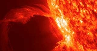Астрономи предричат мощно изригване на Слънцето