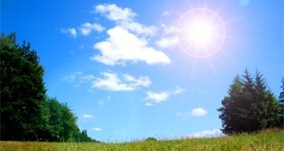 Слънчево време с максимални температури до 34°С