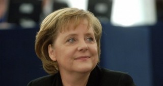 Ангела Меркел: Спорът между китайските и европейските пазари за соларни панели трябва да бъде разрешен с диалог