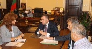 Министър Найденов: Ще защитим българските производители на ориенталски тютюн