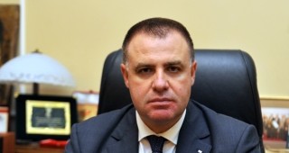 Министър Мирослав Найденов ще даде началото на кампанията по гроздобер в село Хърсово