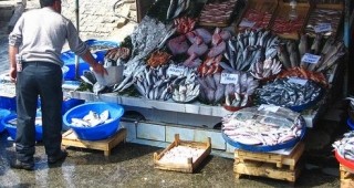 Задържаха лице, извършващо нерегламентирана продажба на риба