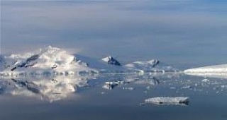 Учени разработиха първата триизмерна карта на повърхността под леда на Антарктида