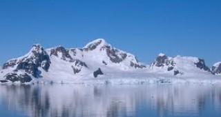 Арктика се смалява, Антарктида се разширява