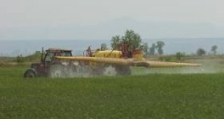 ЕК започна процедура срещу България заради неспазване на директивата за употреба на пестициди
