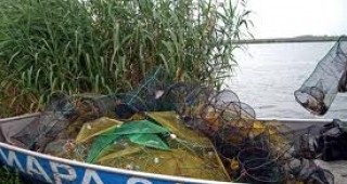 Хванаха бракониер, извършващ стопански риболов на река Дунав