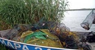 Инспектори на ИАРА са иззели близо 2 км бракониерски мрежи при проверки по водоеми в страната