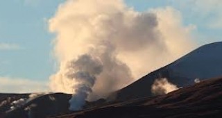 Вулкан в Нова Зеландия изригна