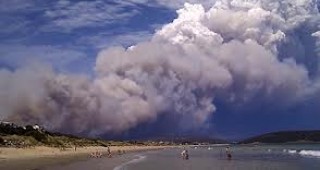 Силните ветрове и рекордни горещини продължават да разпалват пожарите в югоизточна Австралия