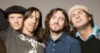 Red Hot Chili Peppers с концерти в защита на китовете