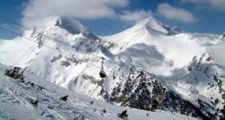 Условията за туризъм в планините не са подходящи заради повишена лавинна опасност