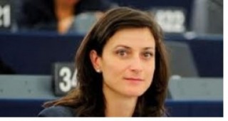 ЕК изпрати отговор до евродепутата Мария Габриел на въпроса й относно употребата на натурални съставки в парфюмите