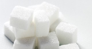 Леко понижение в цените на дребно на бялата кристална захар отчитат от ДКСБТ