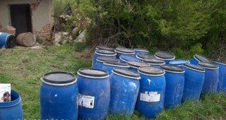 Пет тона агрохимически отпадъци бяха почистени от землището на русенското с. Червена вода