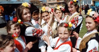 В Ловеч започва тридневният празник Цветница