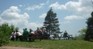 Нови 130 пикник маси ще радват туристите на Витоша