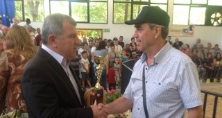 Министър Греков откри първото Национално изложение на Черношарената порода говеда в Сливен